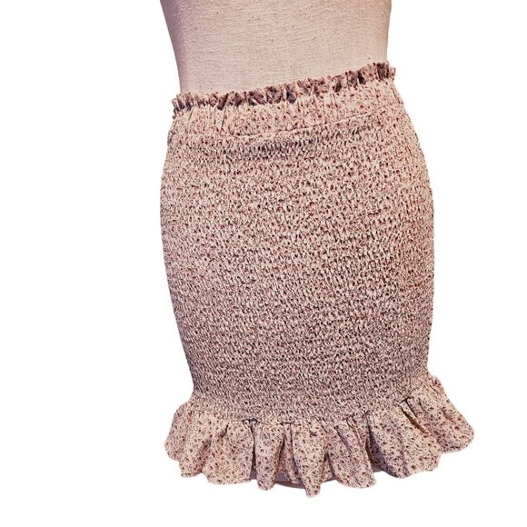 Blush Dresses & Skirts - Blush scrunch mini skirt size Medium ruffle hem floral print